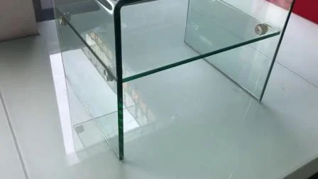 Table d'appoint en verre incurvé Fancy Clean